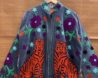 Veste Suzani en velours brodé tigre, veste brodée d'animaux, veste réversible broderie bohème, veste manteau court cadeau pour lui/elle