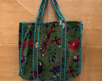 Grüne Vogel Print Baumwollsamt gesteppte Einkaufstasche, handgefertigte Samttasche, gesteppte Markttasche, Boho Samt-Einkaufstasche, Schultertasche, Geschenk für Frauen