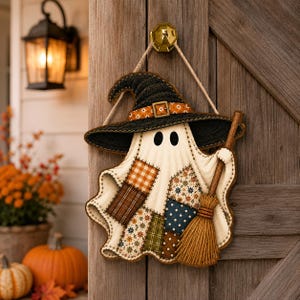 Patchwork Ghost Door Hanger, Rustic Halloween Welcome Sign, Farmhouse Spooky Decor