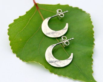 Blade hoops - Leaf texture earrings - Flat hoops - Botanical hoops - Botanical earrings - Leaf earrings