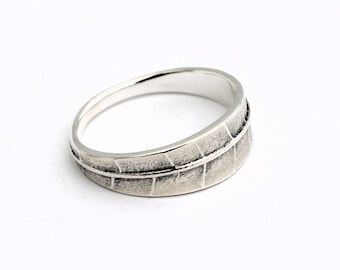 Tapered leaf ring - leaf ring - silver leaf ring - silver ring - botanical ring - silver nature ring - silver ring - sterling silver ring