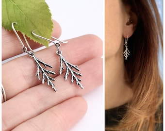 Juniper dangling earrings - Silver juniper earrings - Botanical earrings - Silver botanical earrings - Juniper branch earrings