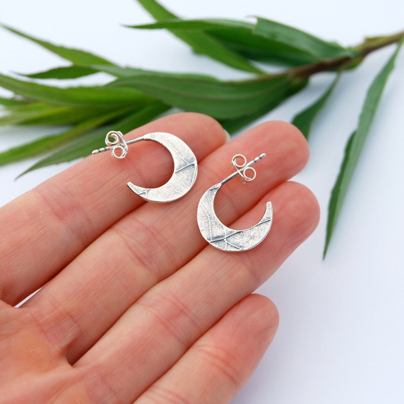 Blade hoops Leaf texture earrings Flat hoops Botanical hoops Botanical earrings Leaf earrings image 3