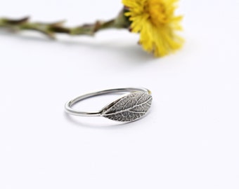 Sample sale - leaf ring - size 6