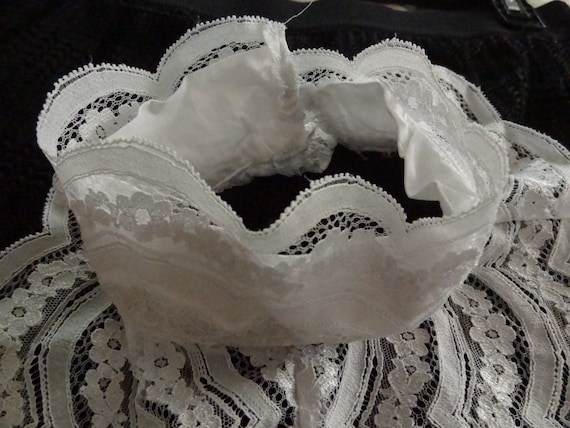 VINTAGE Victorian Lace Collar hand -made ALL SIZES 20 in Stock hand sewn hem no clasp I used Baby Safty Diaper Pins for all my performances