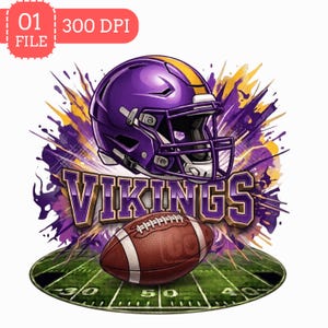 Pode incluir: Um capacete de futebol americano roxo e amarelo posicionado acima da palavra VIKINGS em letras roxas em negrito, com uma bola de futebol americano marrom em primeiro plano sobre um campo verde, tudo sobre um fundo de respingos de tinta roxa e amarela.