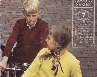 Patons Childrens Knitting Book No 7 Vintage 1970's - Patons Classic Series -  Pullover with set in sleeves