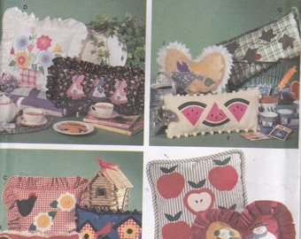 On Sale - 1990's Craft Sewing Pattern - Simplicity 7747 Appliqued Pillow Package, Factory Folded, Uncut.