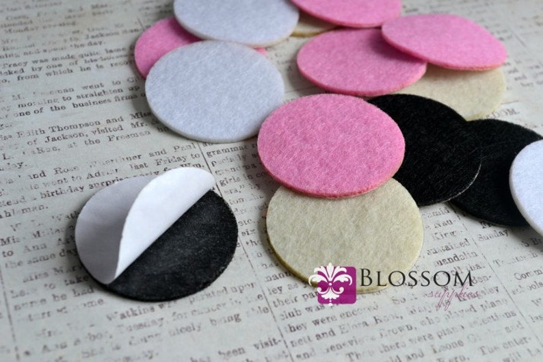TBesme 100 PCS Adhesive Felt Circles,1.5 Inch Self-Adhesive Felt Sticker For Party DIY Craft Projects,Sewing Handcraft Finishing (Brown