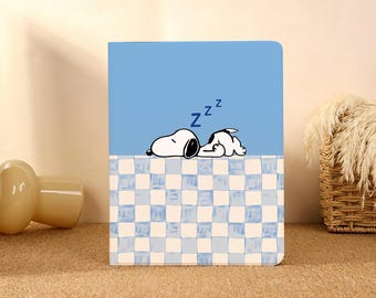 Sleepy Snoopy,iPad Case für iPad Pro 2025/24/22,Neue iPad Air 7-11/13 Zoll 2026,iPad 6/7/8,iPad Mini Hülle mit Bleistifthalter,Geschenk