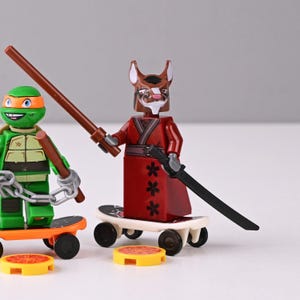 Master Splinter TMNT-minifiguur met witte scooter Pizza-accessoire staf en zwaard Bouwstenen Compatibel met speelgoed