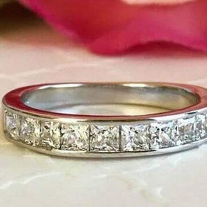 Alliance en moissanite coupe princesse, bague d'éternité de style vintage, bague à superposer en or blanc 14 carats, bague de promesse d'anniversaire