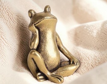 Brass Frog Figurine Miniature – Contemplating Frog Statue – Dark Academia Desk Decor – Zen Collectible