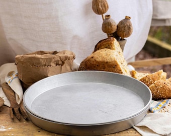 Artisan Round Baking Pan – 11" Cast Aluminum Roaster for Hearth Baking