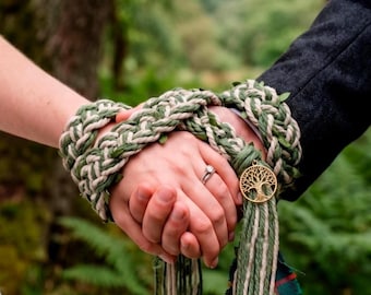 Cordon de mariage celtique vert personnalisé, cordon de mariage celtique vert fait main avec breloques personnalisées et nœud.