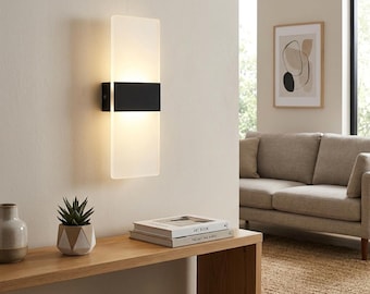 Longue applique murale LED acrylique moderne, éclairage intérieur minimaliste pour le chevet et le couloir