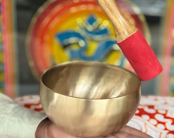 Juego de cuencos tibetanos de latón hechos a mano para meditación, yoga y sanación (incluye mazo y cojín).