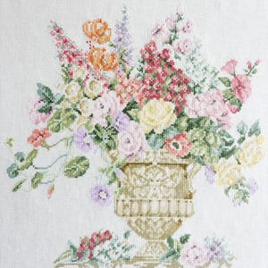Ricamo a punto croce completato Lanarte Spring Rose - Vintage Finished Needlework PN-0034134