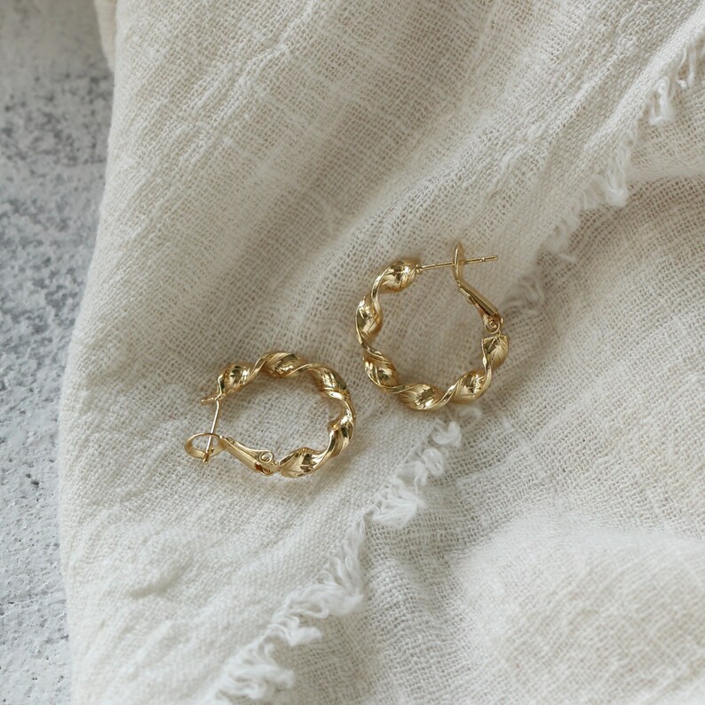 Vintage Gold Hoops Twisted Hoop Earring Medium Hoop Etsy