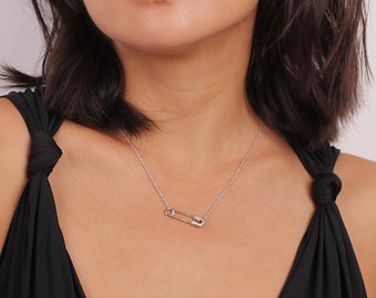 Pin pendant deals