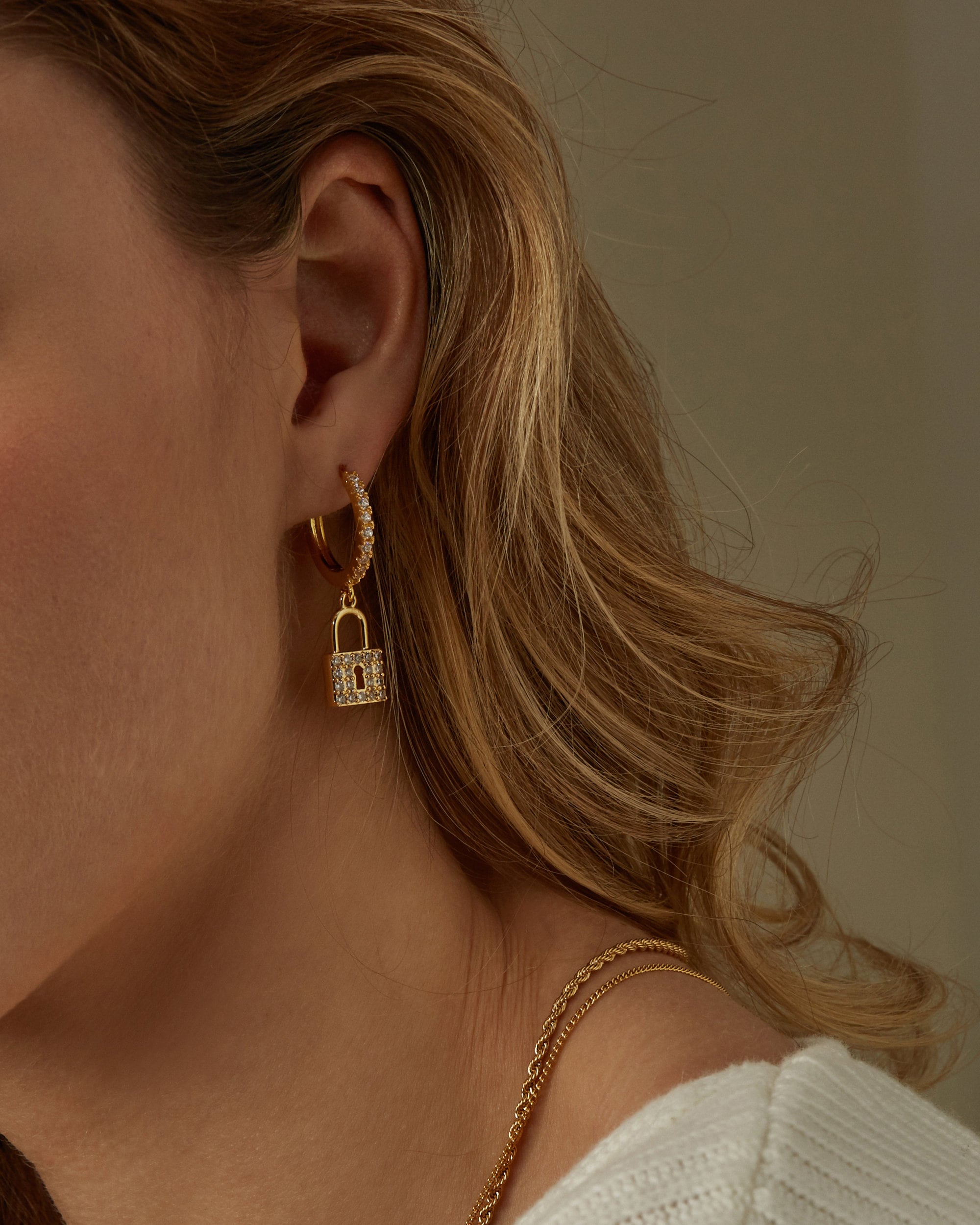 Padlock Hoop Earrings Gold Earrings Huggie Earrings Crystal Earrings Minimalist Jewelry Dangle Earring Gifts for Mom Gift Idea Birthday Gift Etsy Canada