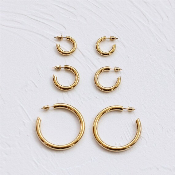 Gold earrings for best sale girlfriend