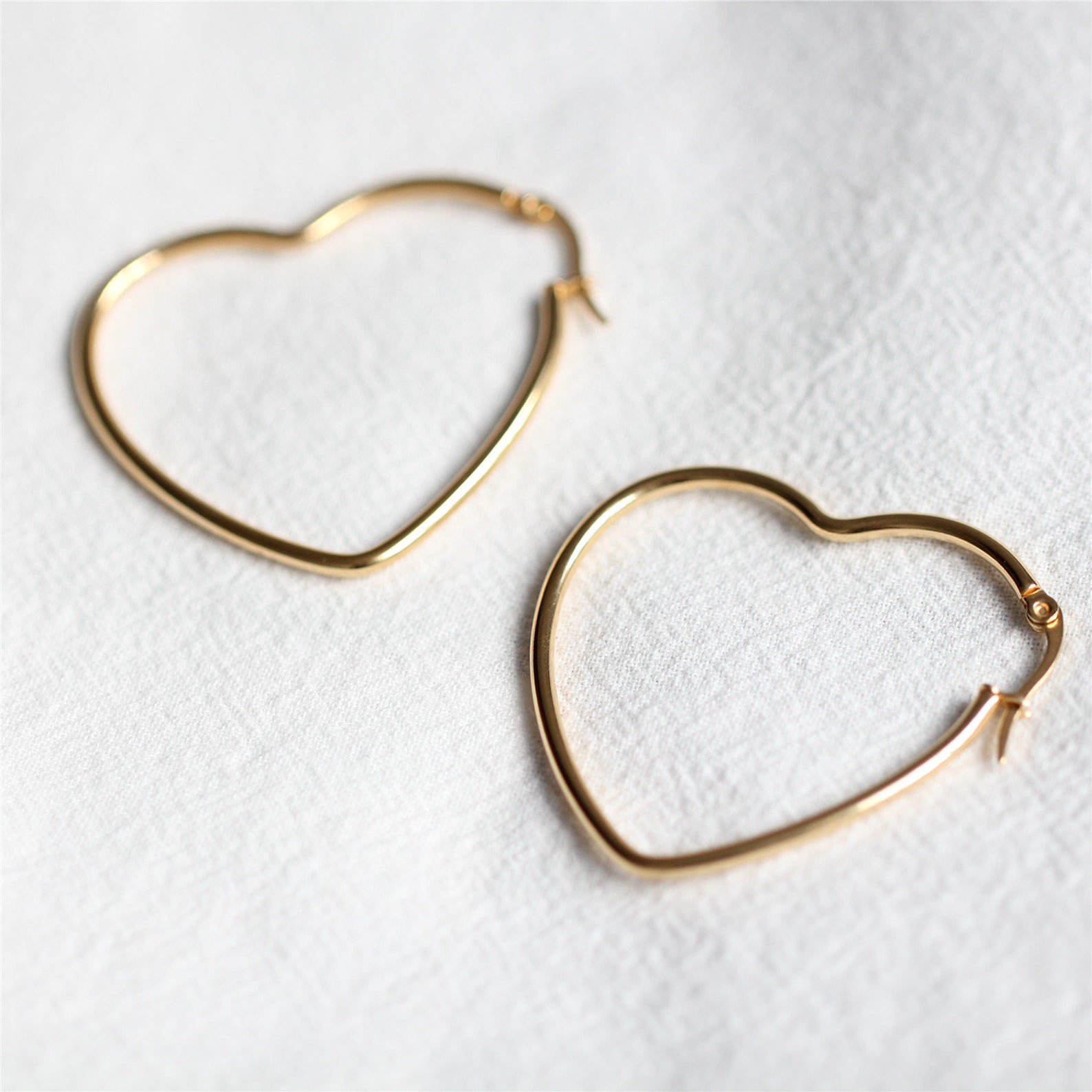 Gold hoops with hearts Clearance