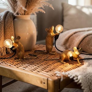 Cute USB mouse night light, LED novelty desk lamp, resin figurine table, small bedside table lamp for home decor, playful night light statue