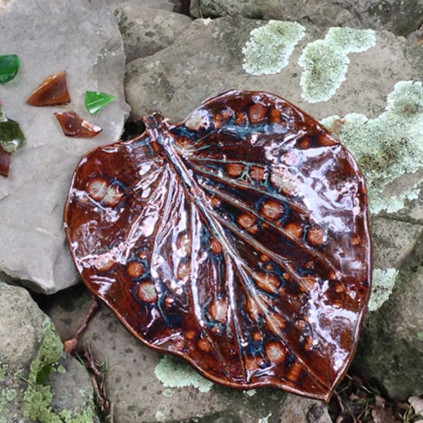 Bird Bath Pottery Leaf Garden Sculpture