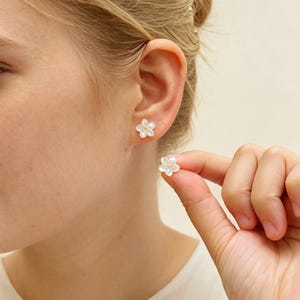 Mini White Mother of Pearl Cherry Blossom Sakura Floral Stud Earrings for Bridal Mom Girl Women, Flower Botanical Earrings, Summer Jewelry