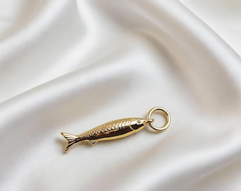 80年代、90年代風ゴールドトーンの大型関節式魚ペンダントネックレス