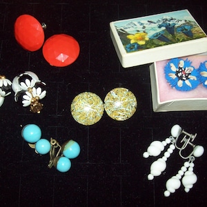 CHOICE Clip on earrings retro vintage costume jewelry: Western Germany, JAPAN, unsigned, rhinestones, flowers, bead clusters, floral bouquet