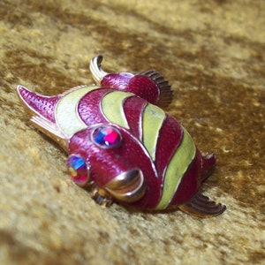 Ciner Brooch - Etsy