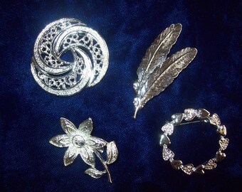 CHOICE GERRY's signed Retro Vintage Costume Jewelry Brooch Pin:  ribbon, swirls, spiral, hearts wreath ring openwork silvertone