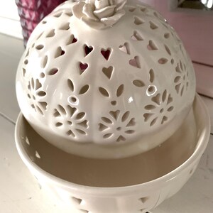 Hartley Green and Company Leeds Pottery England Fairy lights potpourri