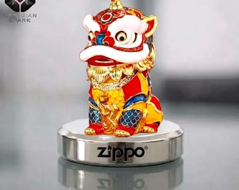 Encendedor coleccionable de lujo con diseño de danza del león, diseño Zippo esculpido artísticamente, acabado en esmalte dorado, regalo para él, regalo de cumpleaños, accesorios para hombre, artículo raro.