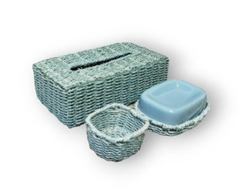 1970er Jahre Vintage Wicker Badzubehör, 1980er Jahre Tissue Box Cover Seifenschale, 4-teiliges Badezimmerzubehör-Set, Retro Aqua Rattan Cottagecore Decor