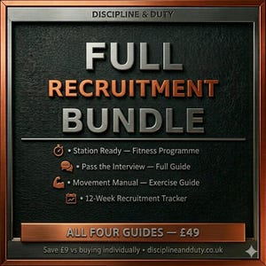 Könnte beinhalten: Gerahmte Grafik mit den Worten "FULL RECRUITMENT BUNDLE" in Silber und Orange. Darunter sind Leitfäden für Fitness, Interviews, Übungen und einen 12-Wochen-Tracker aufgeführt. Der Rahmen trägt oben den Text "DISCIPLINE & DUTY".