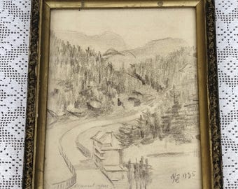 Dibujo original a lápiz de 1935: paisaje de montaña con un pueblo. Obra de arte vintage enmarcada para decoración de pared antigua.