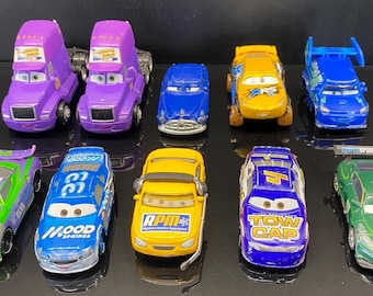 Disney Pixar Cars Mattel 10 zufällige Autos