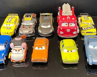 Disney Pixar Cars Mattel 10 zufällige Autos