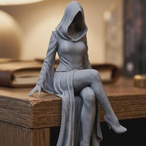 3D-utskriven sittande Reapress Edge Sitter-figur - Monitor Topper
