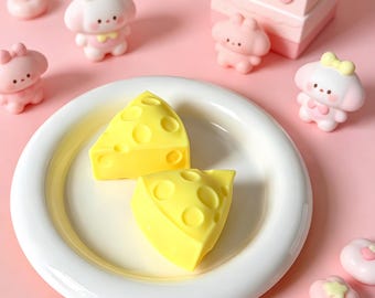 Simpatico giocattolo antistress a forma di formaggio, giocattolo a lento ritorno elastico, giocattolo sensoriale morbido, giocattolo antistress kawaii a forma di cibo per bambini e adulti