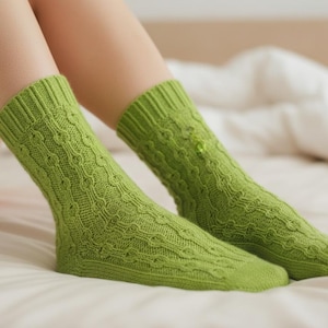 Cable Knit Socks Pattern, DPN Construction, Boomerang Heel, Intermediate, Five EU Sizes