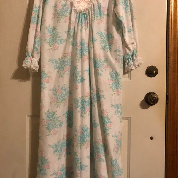 Vintage Quiet Moments Size Large Nightgown Flannel Floral Lace Trim