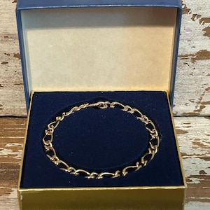 Vintage Avon Chain Bracelet Gold Tone New In Box
