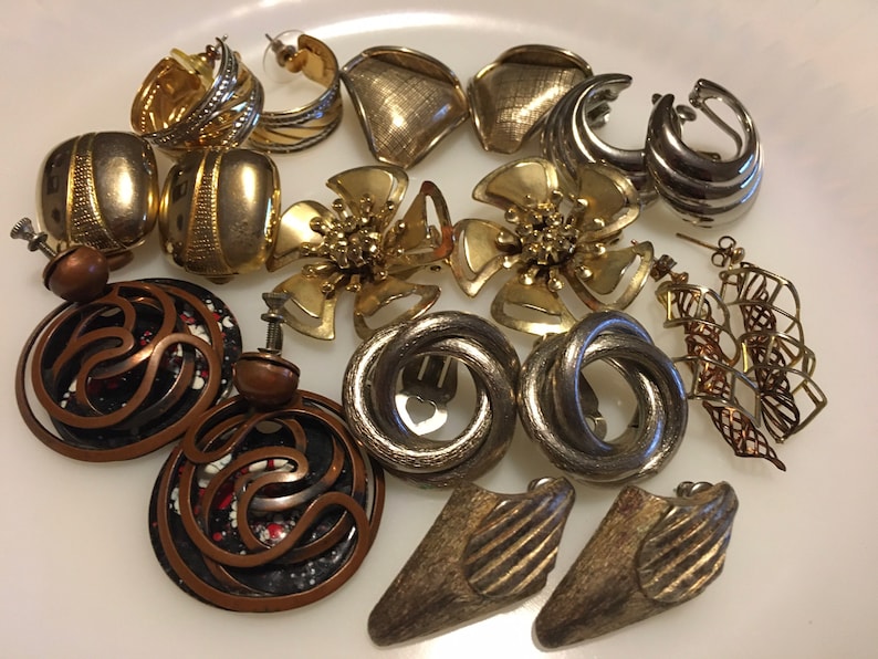 Nine Vintage Mod Metal Earrings Modernist Fun Designs Lot