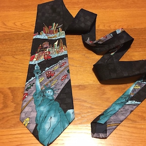 Vintage Dino Romaro Necktie New York City Hand Made Tie Great Graphics