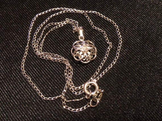 Vintage Sterling Necklace With Sterling Flower Pe… - image 3