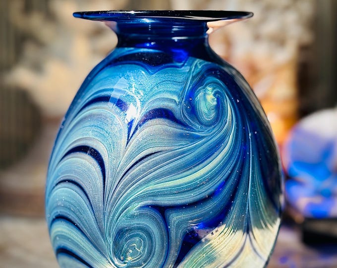 Signed Rick Hunter Pulled Feathered Cobalt Iridescent Vase